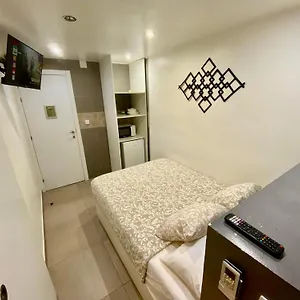  Apartment Nuevas Con Bano Privado Frente Al Metro St Mwc Barcelona-fira